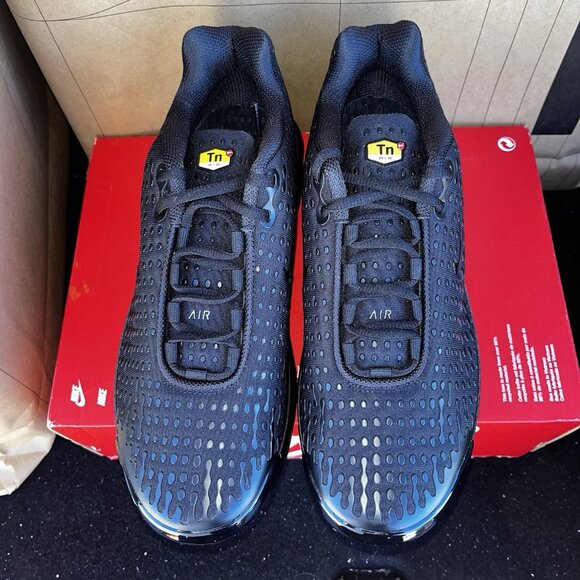 NEW Nike Air Max Plus VII Triple Black Anthracite HQ2197 001 Men Size 10